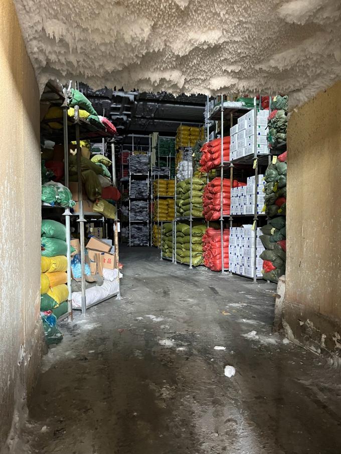 میوه های سرخ شده تازه با کیفیت بالا که با دقت انتخاب شده اند برای طعم شیرین آبمیوه ها دسر ها شاک های شیر 6